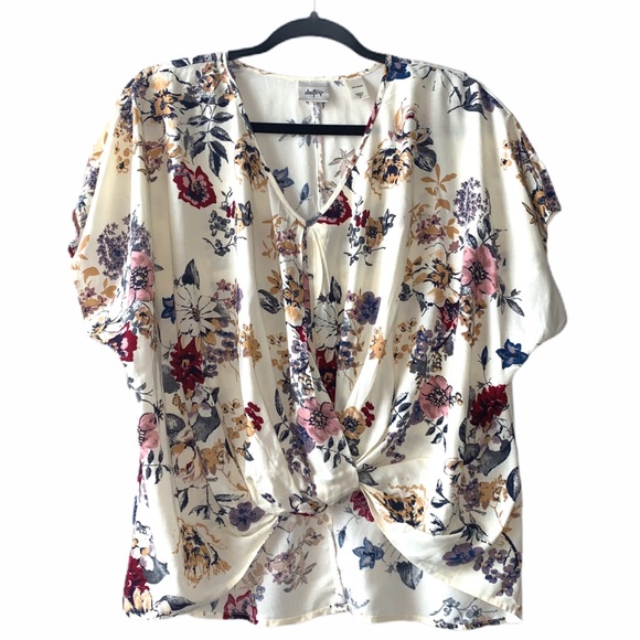 Daytrip Tops - Daytrip twisted hem floral top